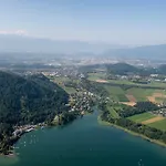 Hofer Ossiacher Farm stay