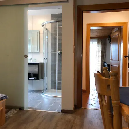 Hofer Ossiacher مزرعة للإقامة أنينهايم