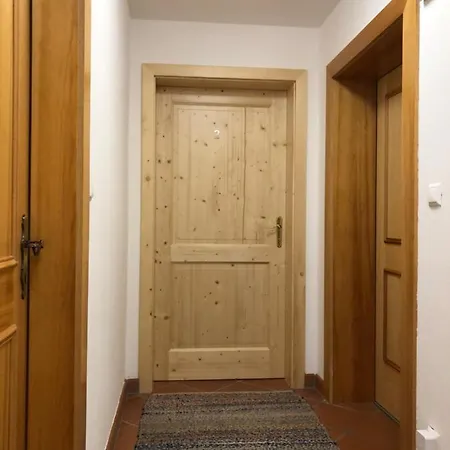 Hofer Ossiacher Farma Annenheim