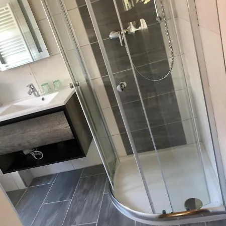 Hofer Ossiacher مزرعة للإقامة أنينهايم