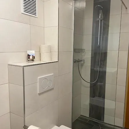 Hofer Ossiacher مزرعة للإقامة أنينهايم