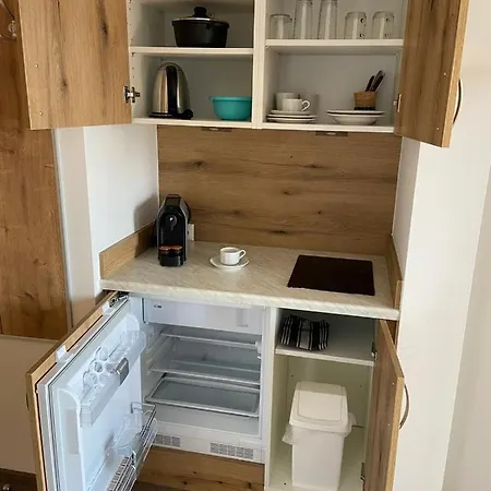 Hofer Ossiacher * أنينهايم