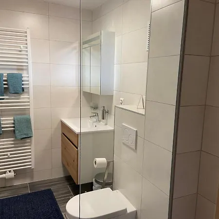 Hofer Ossiacher * أنينهايم