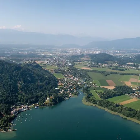 Hofer Ossiacher مزرعة للإقامة