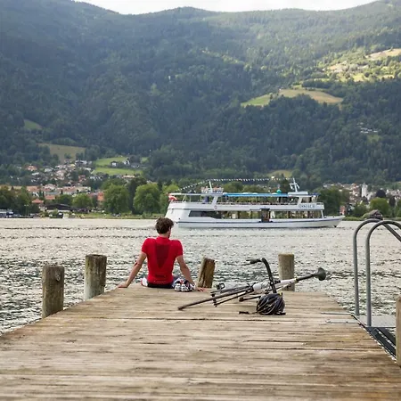 Hofer Ossiacher مزرعة للإقامة