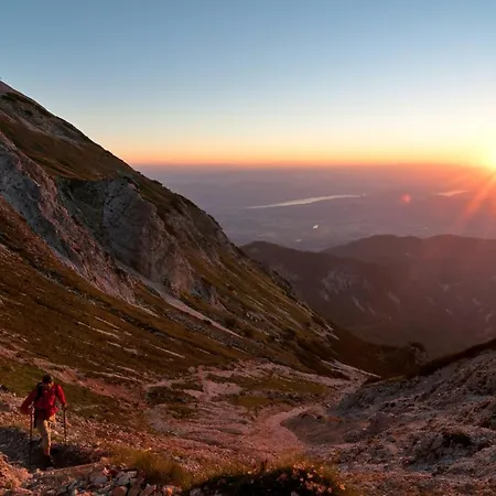 مزرعة للإقامة Hofer Ossiacher